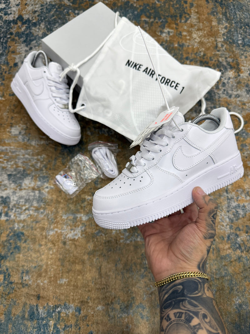 NIKE AIR FORCE ONE 1.1